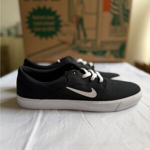 Nike SB portmore canvas new in original box